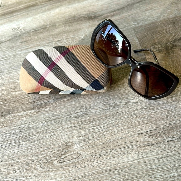 Burberry Women’s B4122 Sunglasses - Picture 1 of 7